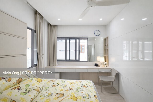 Sturdee Road (D8), Terrace #533417981